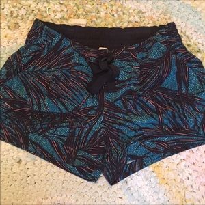 Size 6 Lululemon Spring Break Short